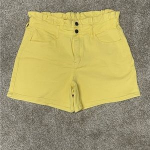 New York & Company Shorts NWOT.  NEVER WORN SIZE 10.